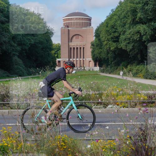 14.09.2025 - Stadtparktriathlon Michael Burmester http://msf.ph/oto/8904120 14.09.2025 11:04:28 Radfahren 627, 628, 771, 802, 803, 857 meine-sportfotos.de
