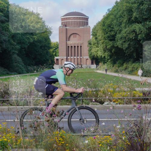 14.09.2025 - Stadtparktriathlon Michael Burmester http://msf.ph/oto/8904127 14.09.2025 11:05:01 Radfahren 737, 776, 826, 828 meine-sportfotos.de