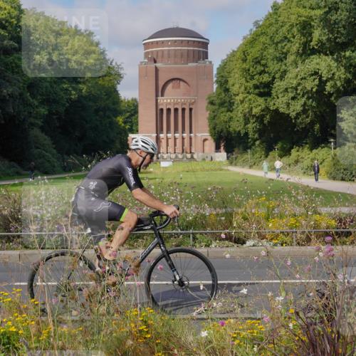 14.09.2025 - Stadtparktriathlon Michael Burmester http://msf.ph/oto/8904142 14.09.2025 11:05:37 Radfahren 837, 850, 872 meine-sportfotos.de