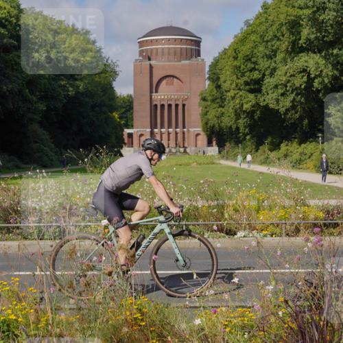 14.09.2025 - Stadtparktriathlon Michael Burmester http://msf.ph/oto/8904145 14.09.2025 11:05:53 Radfahren 727, 743, 744, 750, 756, 759, 799, 804, 897 meine-sportfotos.de