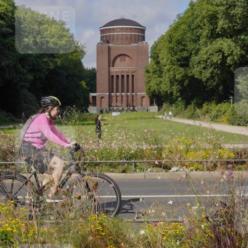 14.09.2025 - Stadtparktriathlon Michael Burmester http://msf.ph/oto/8904152 14.09.2025 11:06:12 Radfahren 679 meine-sportfotos.de