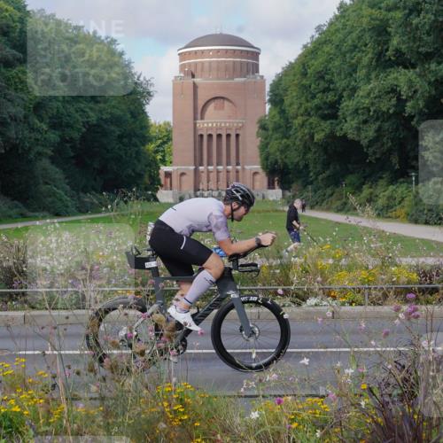 14.09.2025 - Stadtparktriathlon Michael Burmester http://msf.ph/oto/8904171 14.09.2025 11:07:14 Radfahren 739, 785, 825, 838, 865, 886, 920 meine-sportfotos.de