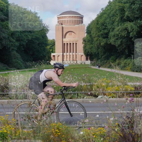 14.09.2025 - Stadtparktriathlon Michael Burmester http://msf.ph/oto/8904174 14.09.2025 11:07:19 Radfahren 739, 785, 825, 838, 871, 886 meine-sportfotos.de