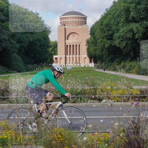 14.09.2025 - Stadtparktriathlon Michael Burmester http://msf.ph/oto/8904175 14.09.2025 11:07:21 Radfahren 739, 785, 838, 871 meine-sportfotos.de
