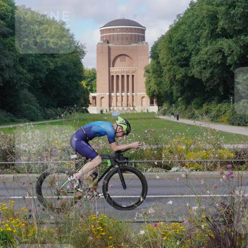 14.09.2025 - Stadtparktriathlon Michael Burmester http://msf.ph/oto/8904176 14.09.2025 11:07:28 Radfahren 871 meine-sportfotos.de