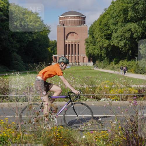 14.09.2025 - Stadtparktriathlon Michael Burmester http://msf.ph/oto/8904185 14.09.2025 11:08:05 Radfahren 728, 730, 829, 894 meine-sportfotos.de
