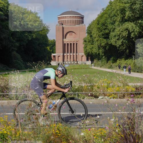 14.09.2025 - Stadtparktriathlon Michael Burmester http://msf.ph/oto/8904186 14.09.2025 11:08:11 Radfahren 728, 730, 892, 915, 918 meine-sportfotos.de