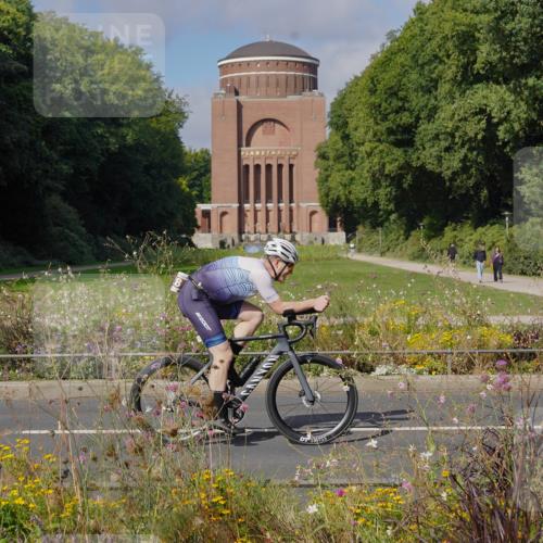 14.09.2025 - Stadtparktriathlon Michael Burmester http://msf.ph/oto/8904187 14.09.2025 11:08:12 Radfahren 728, 730, 878, 892, 915, 918 meine-sportfotos.de