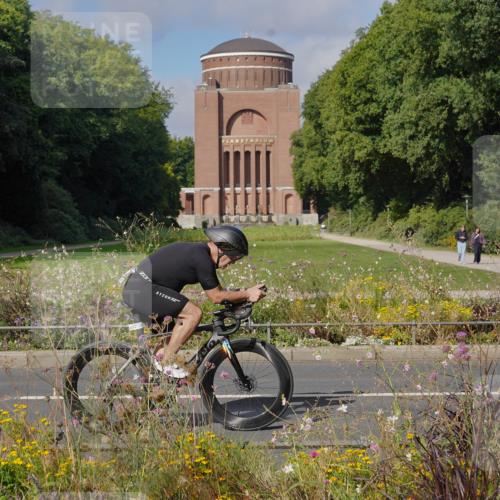 14.09.2025 - Stadtparktriathlon Michael Burmester http://msf.ph/oto/8904188 14.09.2025 11:08:16 Radfahren 728, 730, 758, 878, 892, 915, 918 meine-sportfotos.de