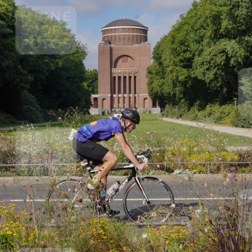 14.09.2025 - Stadtparktriathlon Michael Burmester http://msf.ph/oto/8904200 14.09.2025 11:08:57 Radfahren 787, 808, 843, 875, 876, 895 meine-sportfotos.de