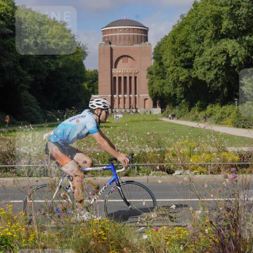14.09.2025 - Stadtparktriathlon Michael Burmester http://msf.ph/oto/8904203 14.09.2025 11:09:16 Radfahren 805, 823 meine-sportfotos.de