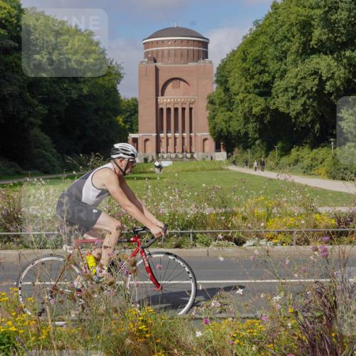 14.09.2025 - Stadtparktriathlon Michael Burmester http://msf.ph/oto/8904211 14.09.2025 11:09:41 Radfahren 724, 780, 790, 831, 900 meine-sportfotos.de