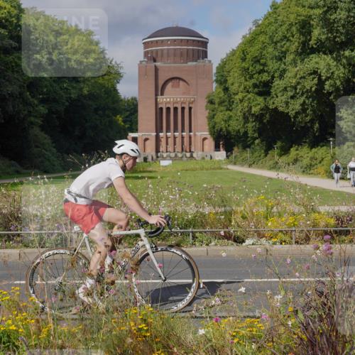 14.09.2025 - Stadtparktriathlon Michael Burmester http://msf.ph/oto/8904228 14.09.2025 11:10:56 Radfahren 760, 761, 772, 786, 854, 890, 909 meine-sportfotos.de
