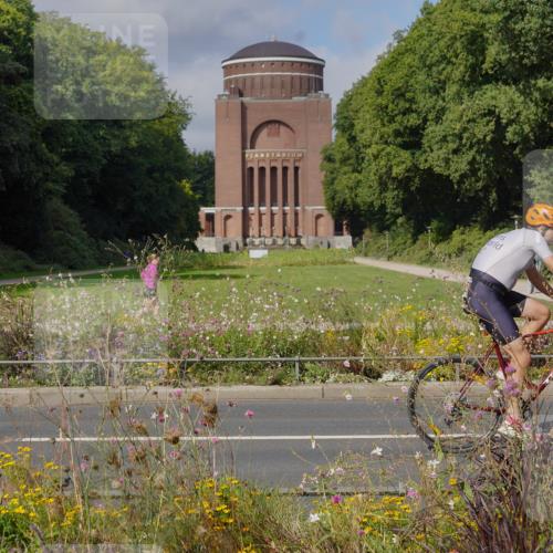 14.09.2025 - Stadtparktriathlon Michael Burmester http://msf.ph/oto/8904230 14.09.2025 11:10:58 Radfahren 760, 772, 781, 786, 890, 909 meine-sportfotos.de