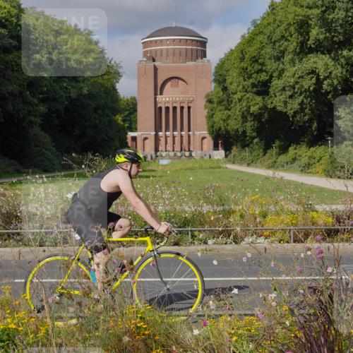 14.09.2025 - Stadtparktriathlon Michael Burmester http://msf.ph/oto/8904237 14.09.2025 11:11:43 Radfahren 740, 792, 911, 914 meine-sportfotos.de