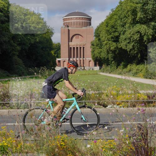 14.09.2025 - Stadtparktriathlon Michael Burmester http://msf.ph/oto/8904244 14.09.2025 11:12:05 Radfahren 755, 765, 771, 802, 852, 905, 919 meine-sportfotos.de