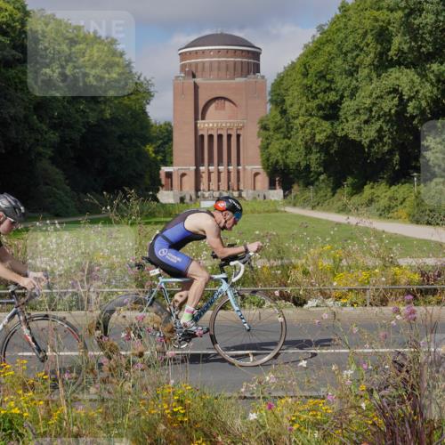 14.09.2025 - Stadtparktriathlon Michael Burmester http://msf.ph/oto/8904252 14.09.2025 11:12:24 Radfahren 746, 801, 807, 818, 846, 898 meine-sportfotos.de