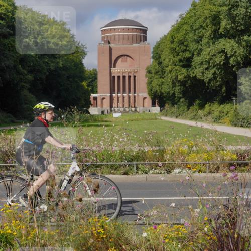 14.09.2025 - Stadtparktriathlon Michael Burmester http://msf.ph/oto/8904262 14.09.2025 11:13:05 Radfahren 682, 827, 859, 861 meine-sportfotos.de