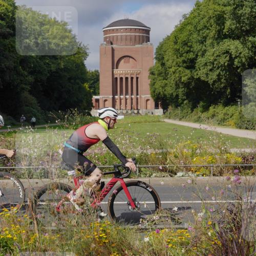 14.09.2025 - Stadtparktriathlon Michael Burmester http://msf.ph/oto/8904271 14.09.2025 11:13:35 Radfahren 825, 848, 889, 917 meine-sportfotos.de