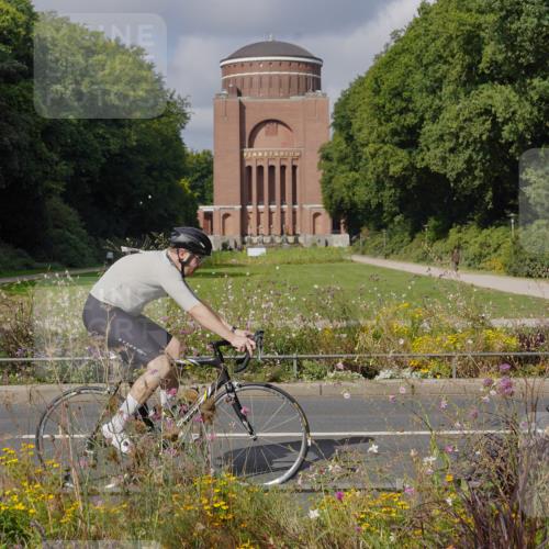 14.09.2025 - Stadtparktriathlon Michael Burmester http://msf.ph/oto/8904289 14.09.2025 11:14:53 Radfahren 820, 882 meine-sportfotos.de