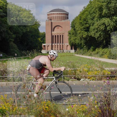 14.09.2025 - Stadtparktriathlon Michael Burmester http://msf.ph/oto/8904293 14.09.2025 11:15:24 Radfahren 756, 777, 842, 870, 880, 886, 921 meine-sportfotos.de