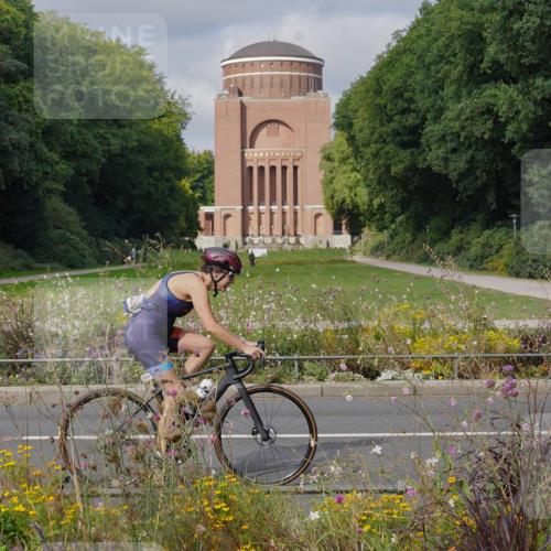 14.09.2025 - Stadtparktriathlon Michael Burmester http://msf.ph/oto/8904309 14.09.2025 11:16:04 Radfahren 878, 894, 915, 940 meine-sportfotos.de