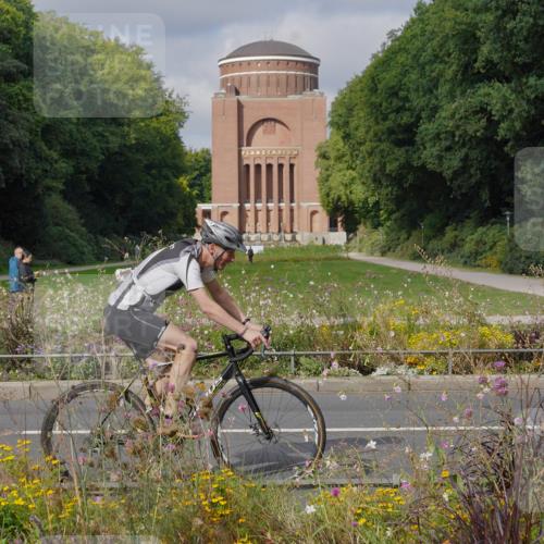 14.09.2025 - Stadtparktriathlon Michael Burmester http://msf.ph/oto/8904311 14.09.2025 11:16:06 Radfahren 878, 894, 915, 940 meine-sportfotos.de