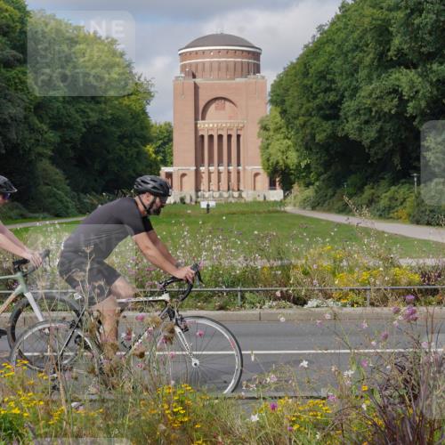 14.09.2025 - Stadtparktriathlon Michael Burmester http://msf.ph/oto/8904321 14.09.2025 11:16:42 Radfahren 821, 823, 839, 849, 888 meine-sportfotos.de