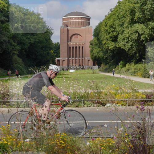 14.09.2025 - Stadtparktriathlon Michael Burmester http://msf.ph/oto/8904333 14.09.2025 11:17:41 Radfahren 805, 992, 995 meine-sportfotos.de