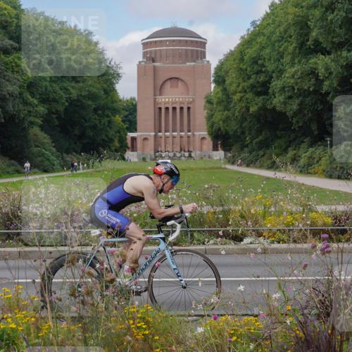 14.09.2025 - Stadtparktriathlon Michael Burmester http://msf.ph/oto/8904358 14.09.2025 11:19:28 Radfahren 846, 890, 905, 916, 942, 979 meine-sportfotos.de