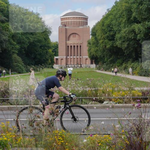 14.09.2025 - Stadtparktriathlon Michael Burmester http://msf.ph/oto/8904373 14.09.2025 11:20:11 Radfahren 833, 865, 925, 975, 984 meine-sportfotos.de