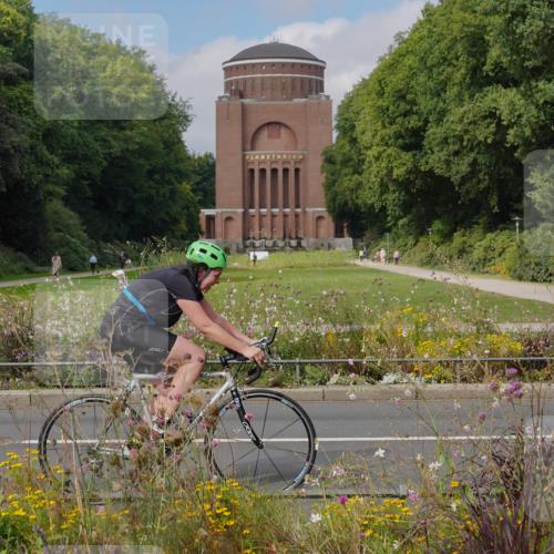 14.09.2025 - Stadtparktriathlon Michael Burmester http://msf.ph/oto/8904390 14.09.2025 11:21:01 Radfahren 937, 949, 973, 982 meine-sportfotos.de