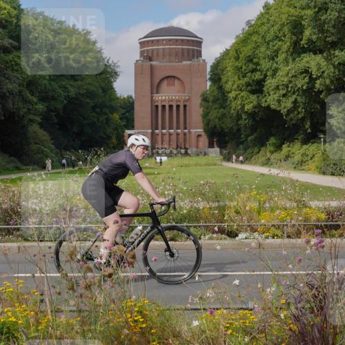 14.09.2025 - Stadtparktriathlon Michael Burmester http://msf.ph/oto/8904391 14.09.2025 11:21:07 Radfahren 822, 827, 973, 982, 1012 meine-sportfotos.de