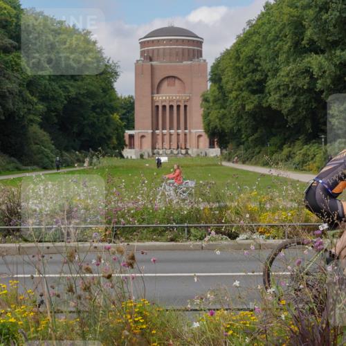 14.09.2025 - Stadtparktriathlon Michael Burmester http://msf.ph/oto/8904396 14.09.2025 11:21:41 Radfahren 734, 871, 927, 955, 960 meine-sportfotos.de