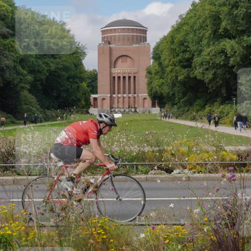 14.09.2025 - Stadtparktriathlon Michael Burmester http://msf.ph/oto/8904403 14.09.2025 11:21:56 Radfahren 828, 873, 945, 978, 981 meine-sportfotos.de