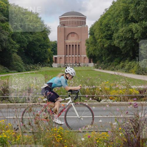 14.09.2025 - Stadtparktriathlon Michael Burmester http://msf.ph/oto/8904462 14.09.2025 11:24:56 Radfahren 843, 950, 967 meine-sportfotos.de