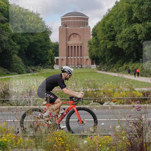 14.09.2025 - Stadtparktriathlon Michael Burmester http://msf.ph/oto/8904466 14.09.2025 11:25:21 Radfahren 909 meine-sportfotos.de