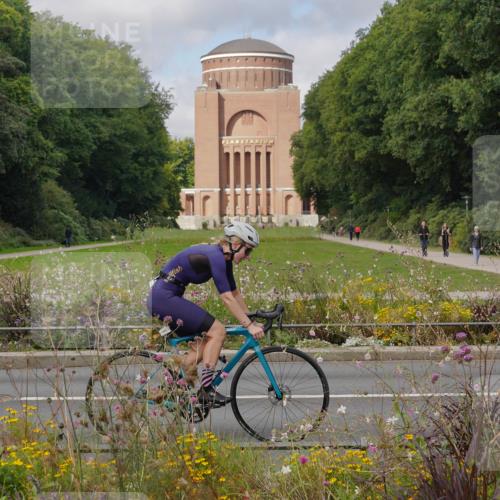 14.09.2025 - Stadtparktriathlon Michael Burmester http://msf.ph/oto/8904473 14.09.2025 11:26:06 Radfahren 930, 951, 1006 meine-sportfotos.de