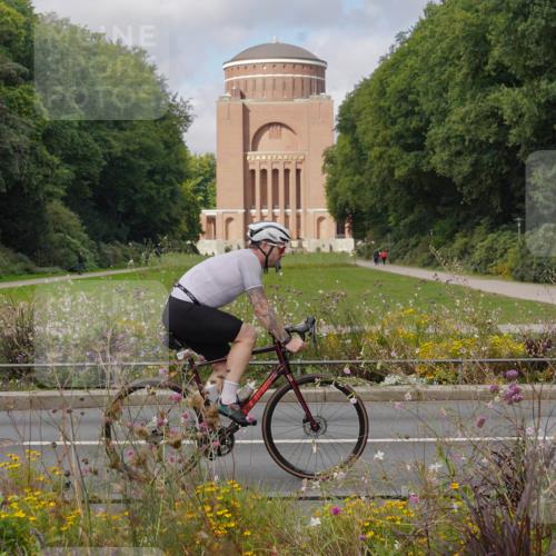 14.09.2025 - Stadtparktriathlon Michael Burmester http://msf.ph/oto/8904476 14.09.2025 11:26:16 Radfahren 835, 935, 951, 993 meine-sportfotos.de