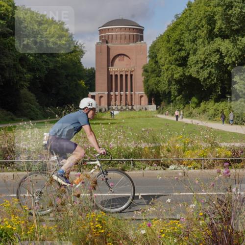 14.09.2025 - Stadtparktriathlon Michael Burmester http://msf.ph/oto/8904513 14.09.2025 11:28:13 Radfahren 854, 925, 1012 meine-sportfotos.de