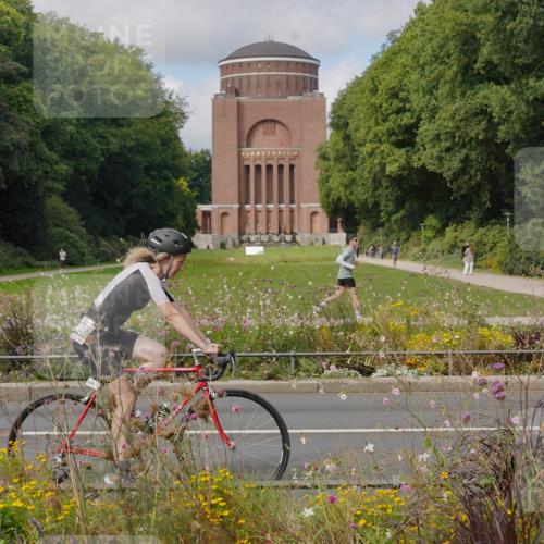 14.09.2025 - Stadtparktriathlon Michael Burmester http://msf.ph/oto/8904531 14.09.2025 11:30:01 Radfahren 949 meine-sportfotos.de