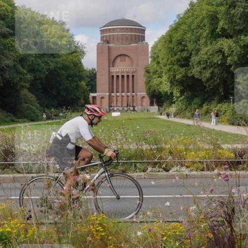 14.09.2025 - Stadtparktriathlon Michael Burmester http://msf.ph/oto/8904536 14.09.2025 11:30:16 Radfahren 828, 870, 918, 921, 939, 955 meine-sportfotos.de