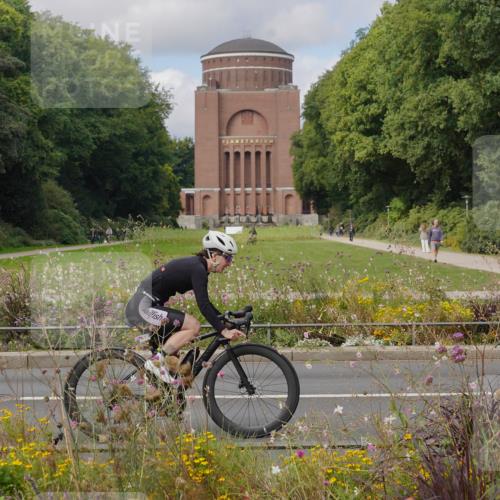 14.09.2025 - Stadtparktriathlon Michael Burmester http://msf.ph/oto/8904538 14.09.2025 11:30:26 Radfahren 927, 963 meine-sportfotos.de
