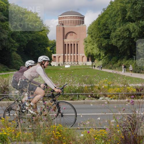 14.09.2025 - Stadtparktriathlon Michael Burmester http://msf.ph/oto/8904560 14.09.2025 11:31:25 Radfahren 857, 886, 978, 1001, 1002 meine-sportfotos.de