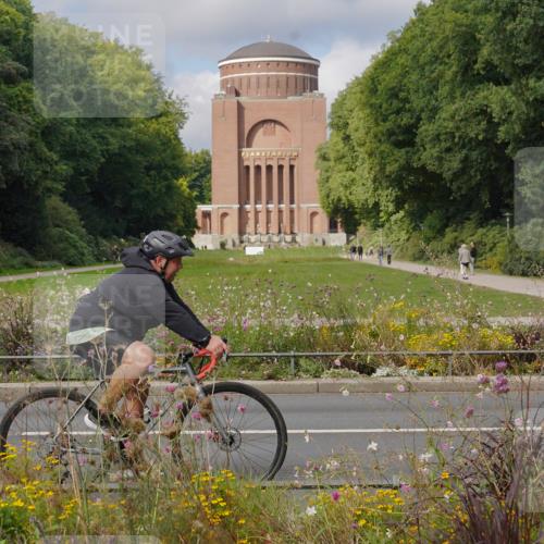 14.09.2025 - Stadtparktriathlon Michael Burmester http://msf.ph/oto/8904562 14.09.2025 11:31:30 Radfahren 857, 940, 1001, 1002 meine-sportfotos.de