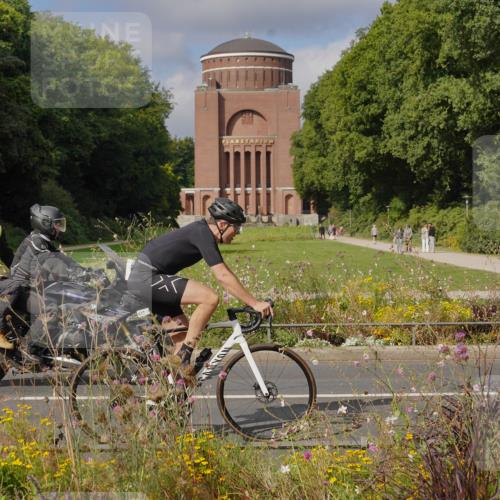 14.09.2025 - Stadtparktriathlon Michael Burmester http://msf.ph/oto/8904570 14.09.2025 11:32:03 Radfahren 877, 878, 900, 915 meine-sportfotos.de