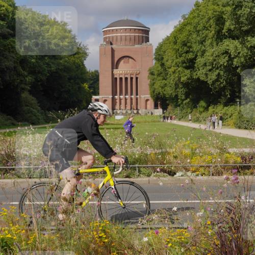 14.09.2025 - Stadtparktriathlon Michael Burmester http://msf.ph/oto/8904571 14.09.2025 11:32:06 Radfahren 877, 878, 900, 915, 966 meine-sportfotos.de