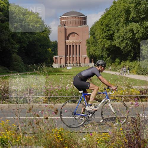 14.09.2025 - Stadtparktriathlon Michael Burmester http://msf.ph/oto/8904572 14.09.2025 11:32:06 Radfahren 877, 878, 900, 915, 966 meine-sportfotos.de
