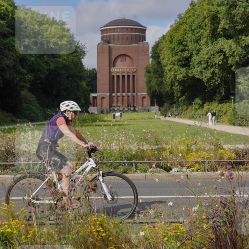 14.09.2025 - Stadtparktriathlon Michael Burmester http://msf.ph/oto/8904587 14.09.2025 11:33:17 Radfahren 824, 946, 980, 992, 1005, 1011, 1067 meine-sportfotos.de