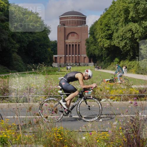 14.09.2025 - Stadtparktriathlon Michael Burmester http://msf.ph/oto/8904592 14.09.2025 11:33:26 Radfahren 824, 839, 946, 962, 980, 1006, 1008, 1067 meine-sportfotos.de